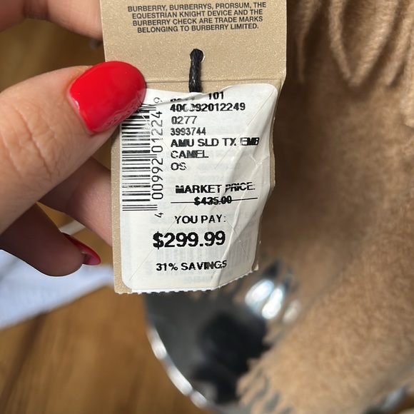 Burberry cashmere scarf Brand new with tags! - Picture 4 of 4